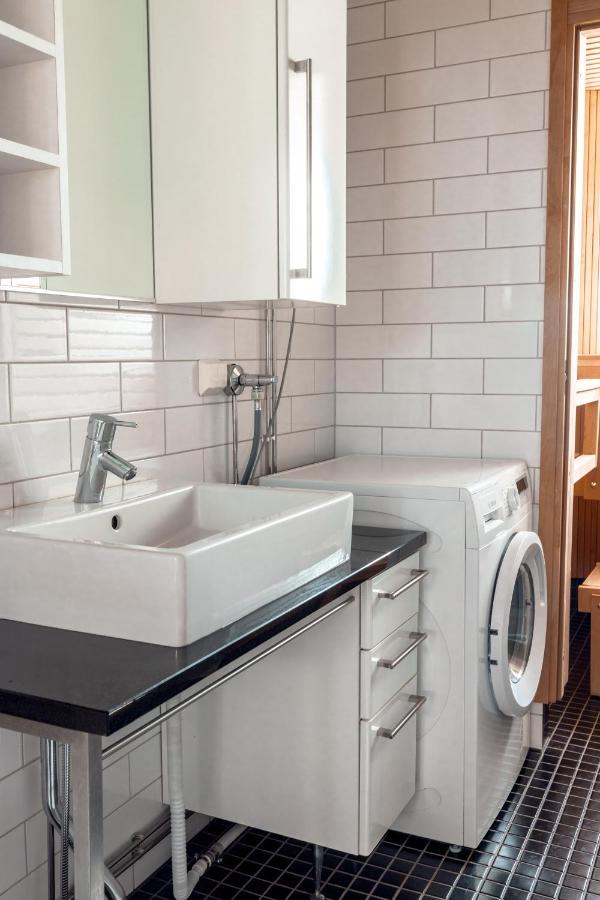 2Ndhomes Stylish 1Br Home With Balcony And Sauna In Kamppi Center Helsinki Dış mekan fotoğraf